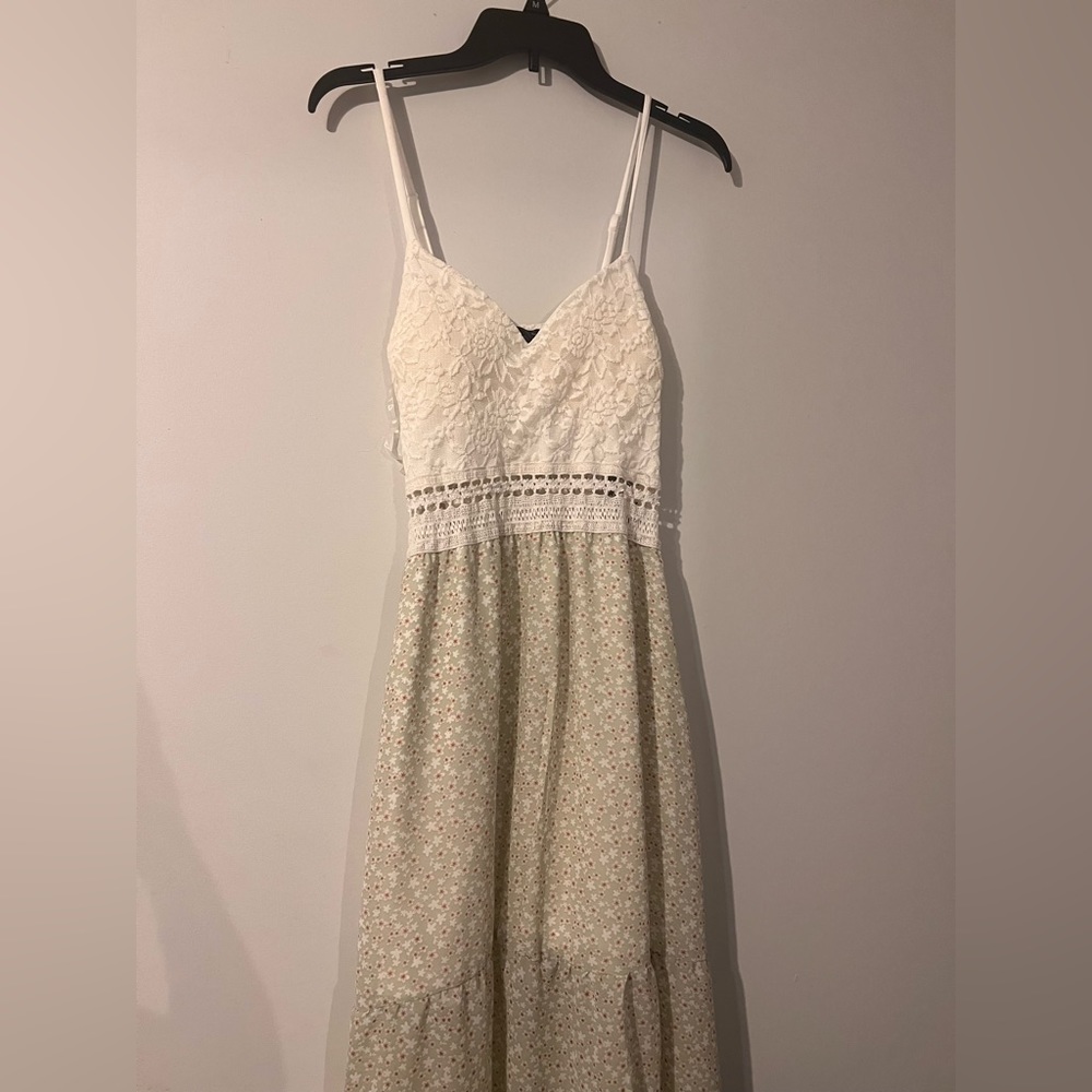 Green Floral dress. Size large. Brand new